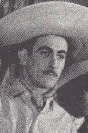 Julio Ahuet in Maria Candelaria