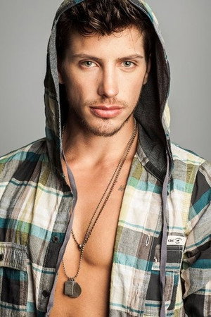 Christian Villegas in O Último Virgem