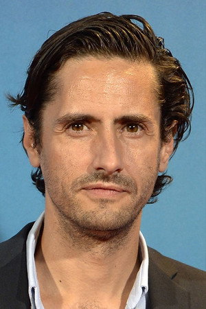 Juan Diego Botto in Bordertown