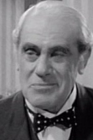 Kenneth Benda in Bizarre