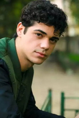 Emanuele Misuraca in How to Grow Up Despite Your Parents