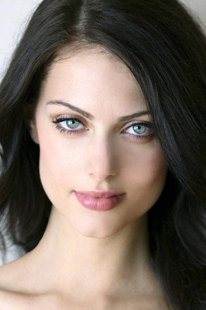 Julia Voth in Bit