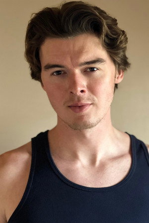 Nathan Leonard in Château