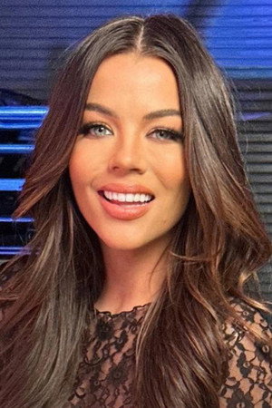 Jackie Redmond in WWE Raw Is Netflix