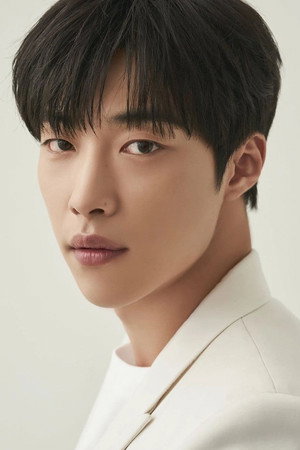 Woo Do-hwan in The Divine Fury