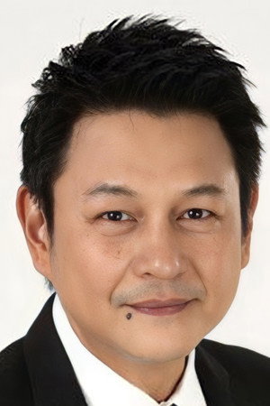 Songsit Roongnophakunsri in First Kiss