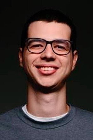 Víctor Medina in Macho Beta