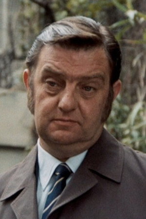 Bill Dean in Gumshoe