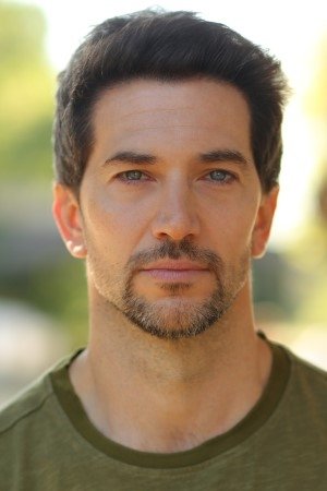 Luke Roberts in Dating My Mother