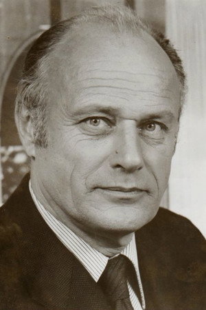 Alex Rodine in Son of Dinosaurs