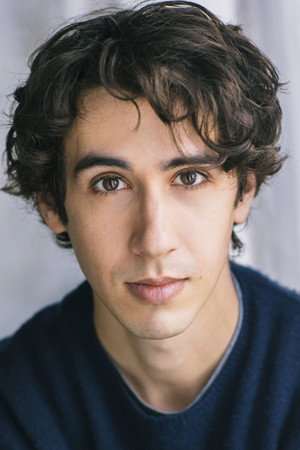 Riley Davis in Lice