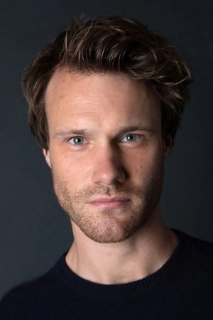 Hugh Skinner in Falling for Figaro