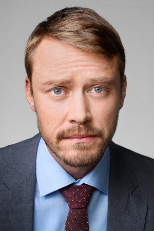 Michael Dorman in Daybreakers