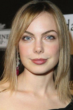 Amanda Walsh in Treehouse