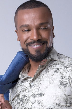 Alexandre Pires in Cinderella Baiana