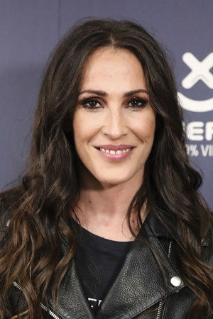 Malú in Alejandro Sanz  + ES +