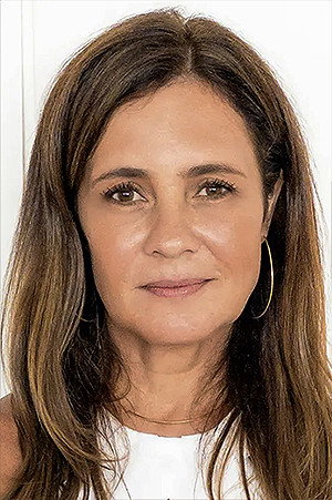 Adriana Esteves in In Dog's Words