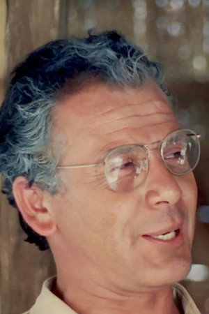 Kostas Dagas in Papasouzas the Phantom