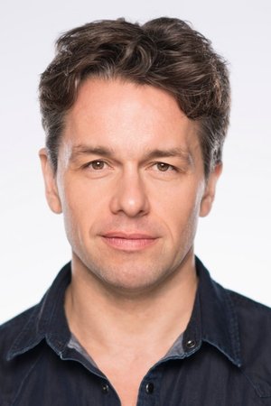 Julian Ovenden in Colonia