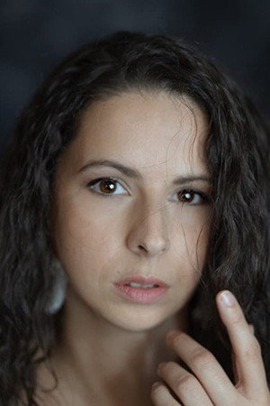 Emma Chaibedra in Keeper