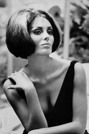 Daliah Lavi in Ten Little Indians