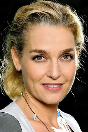 Elise Tielrooy in Paparazzi