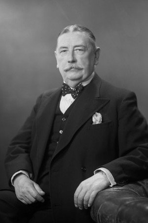Nico De Jong in Bulldog Drummond