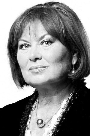 Florina Cercel in Beyond the Bridge