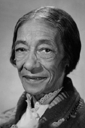 Estelle Hemsley in The Leech Woman