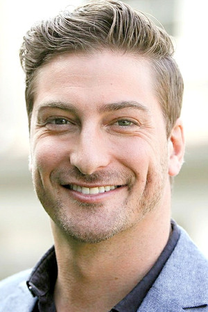 Daniel Lissing in The Answers