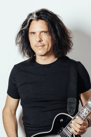 Alex Skolnick in Savatage: The Video Collection