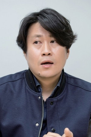 Park Hong-yeol in This is not a Documentary 2