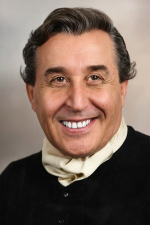 Kenan Büke in I'm Looking For My Mom