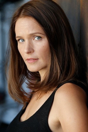 Erin Kelly in Loving Annabelle