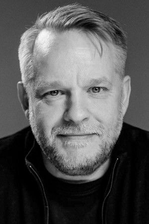 Jeppe Beck Laursen in Three Robbers and a Lion