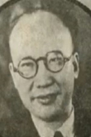 Hou Yao in A Poet from the Sea