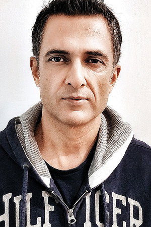 Sanjay Suri in Khamoshi