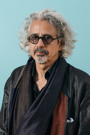 Nacer Khemir in Wanderers of the Desert