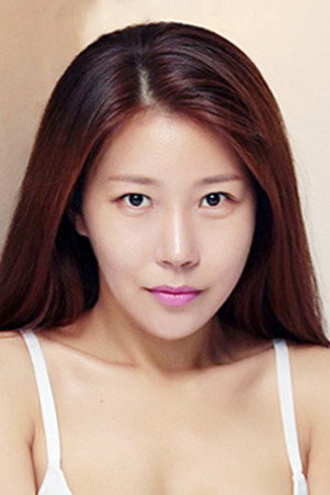 Ah Ri in Housemate's Wife