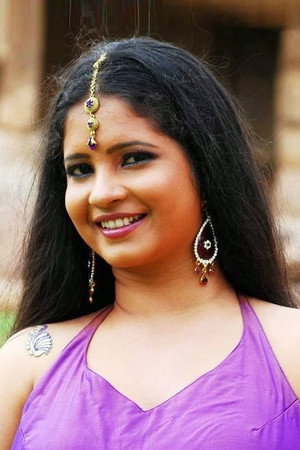 Shuba Poonja in Sutta Pazham