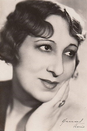Alice Tissot in Esther