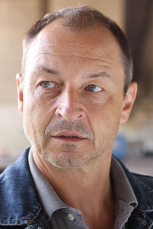 Hans Holzbecher in Robin: Watch for Wishes