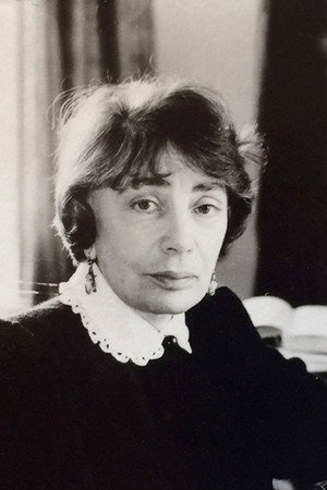 Maya Turovskaya in I Am an Ox, I Am a Horse, I Am a Man, I Am a Woman