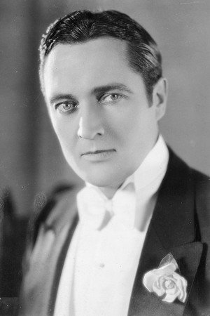 Edmund Lowe in The Garden Murder Case