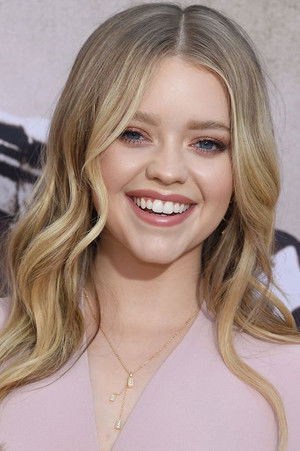 Jade Pettyjohn in #AMFAD: All My Friends Are Dead