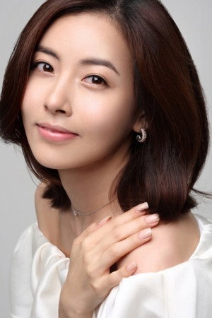 Hong So-hee in Muoi: The Legend of a Portrait