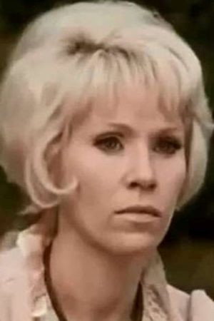 Sybil Maas in Cousin, Cousine