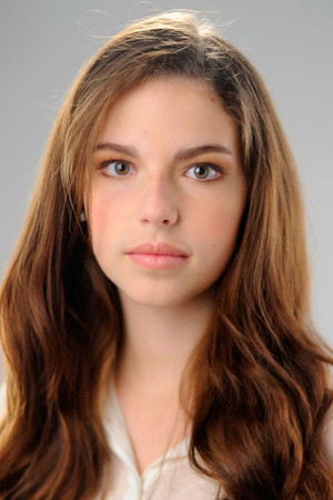 Perla Haney-Jardine in Untraceable