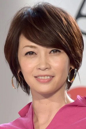 Emiri Henmi in Happy Darts