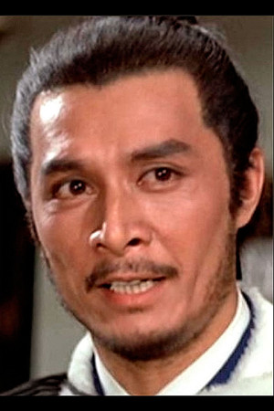 Tung Li in Adventure of Shaolin